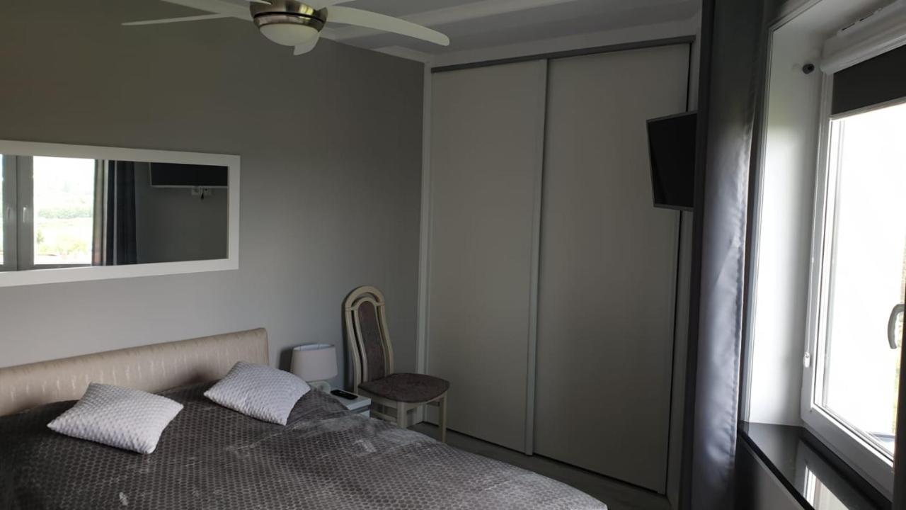 Apartamenty Podzamcze Валбжих Екстериор снимка