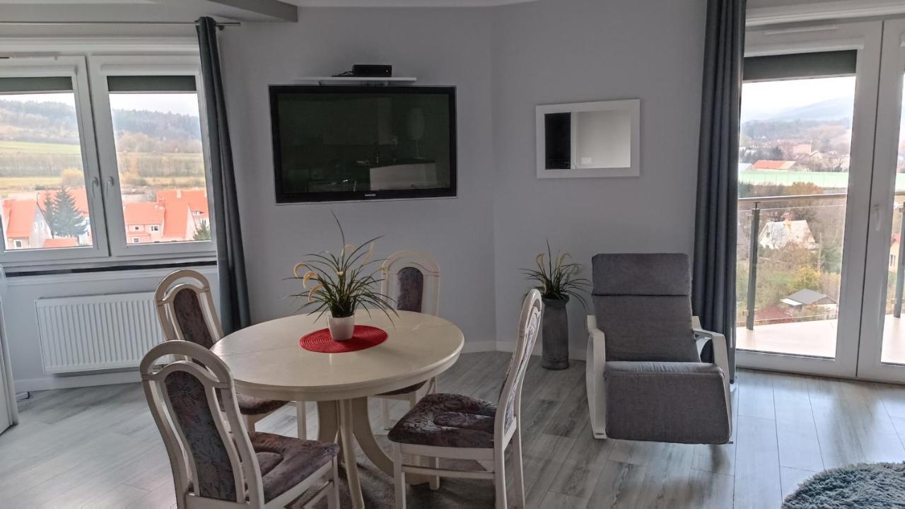 Apartamenty Podzamcze Валбжих Екстериор снимка